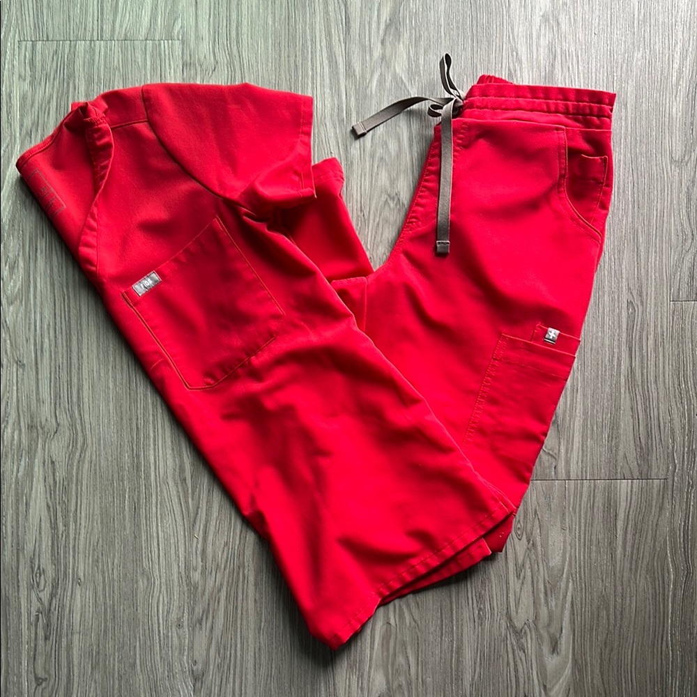 Red Figs Scrub Set